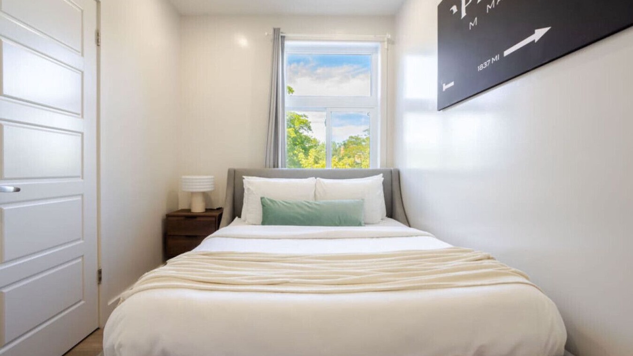 Photo of Bedroom in Cote-Des-Neiges—Notre-Dame-De-Grace