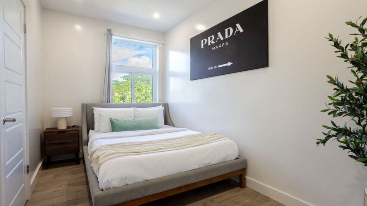 Photo of Bedroom in Cote-Des-Neiges—Notre-Dame-De-Grace