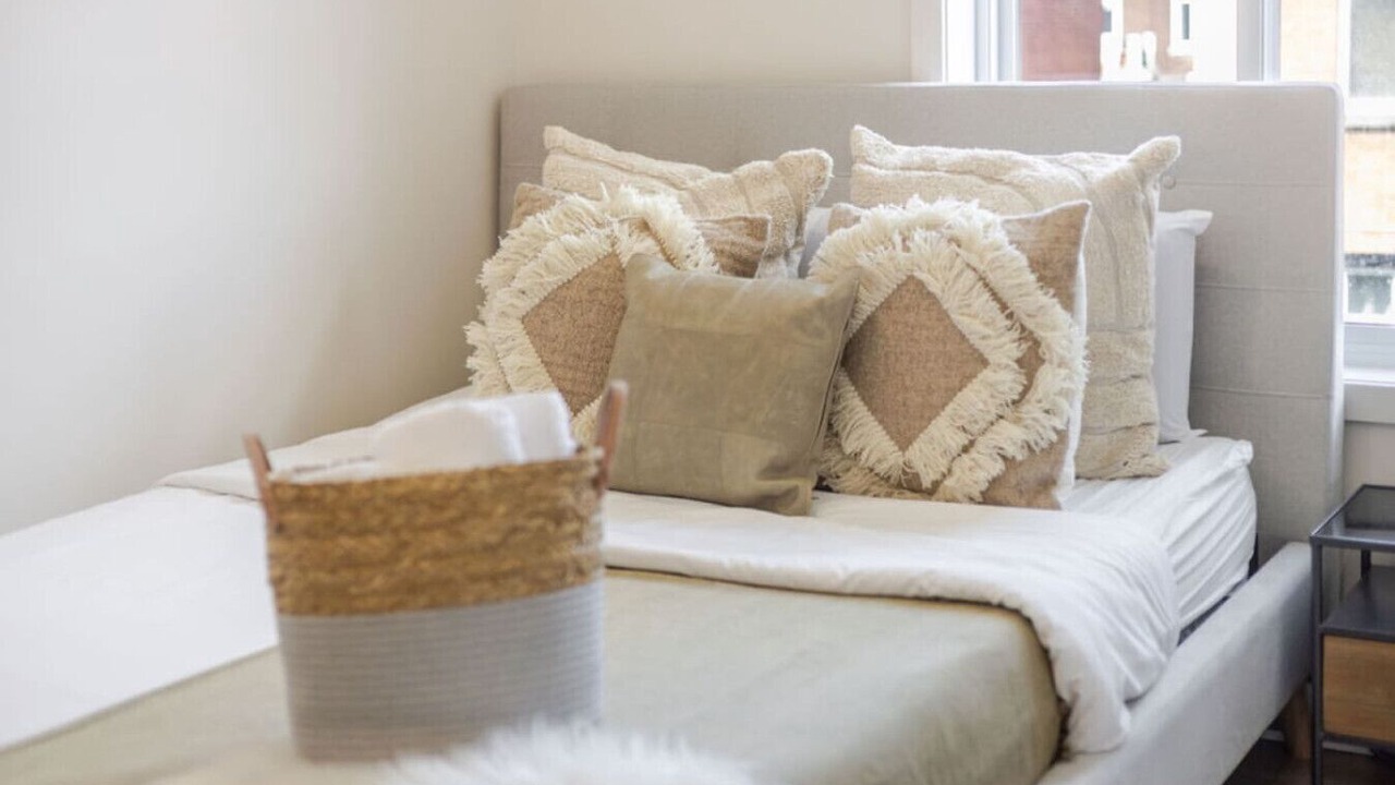 Photo of Bedroom in Cote-Des-Neiges—Notre-Dame-De-Grace