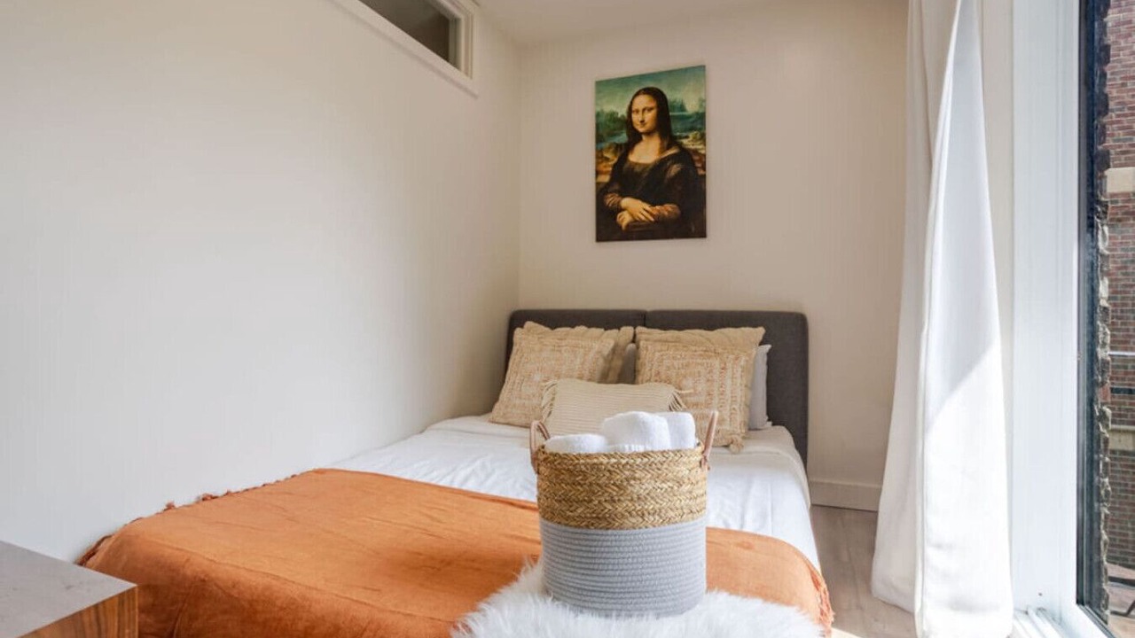 Photo of Bedroom in Cote-Des-Neiges—Notre-Dame-De-Grace