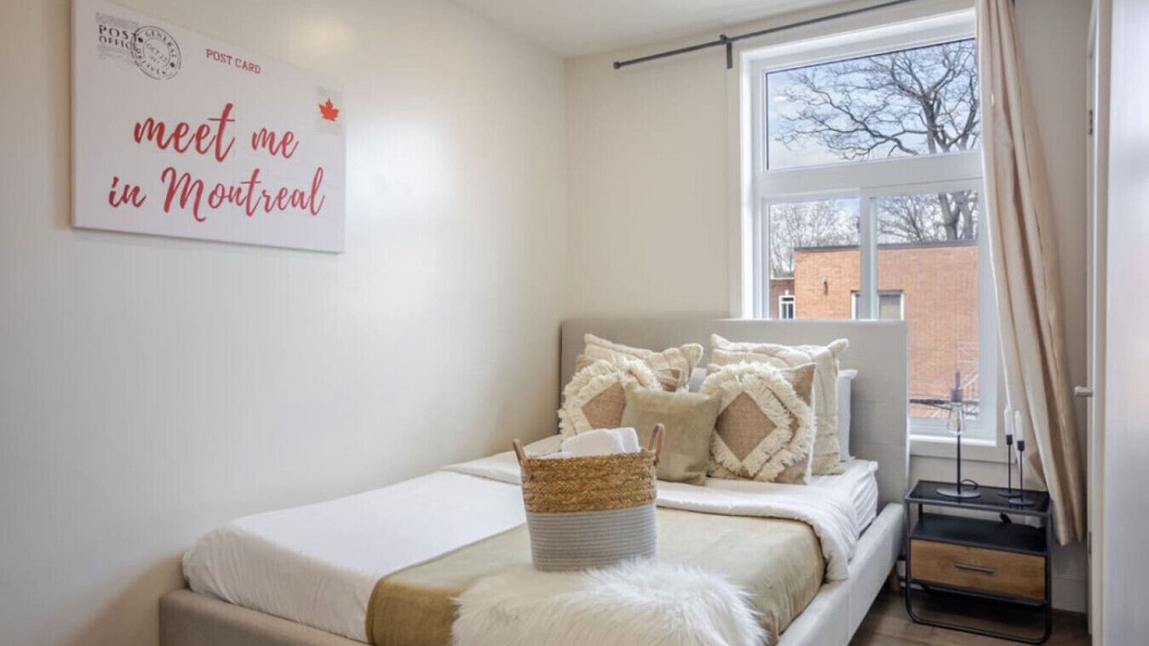 Photo of Bedroom in Cote-Des-Neiges—Notre-Dame-De-Grace
