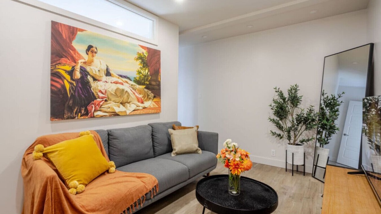 Photo of Livingroom in Cote-Des-Neiges—Notre-Dame-De-Grace