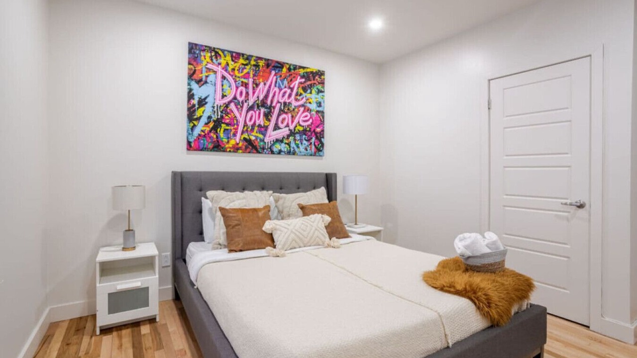 Photo of Bedroom in Cote-Des-Neiges—Notre-Dame-De-Grace