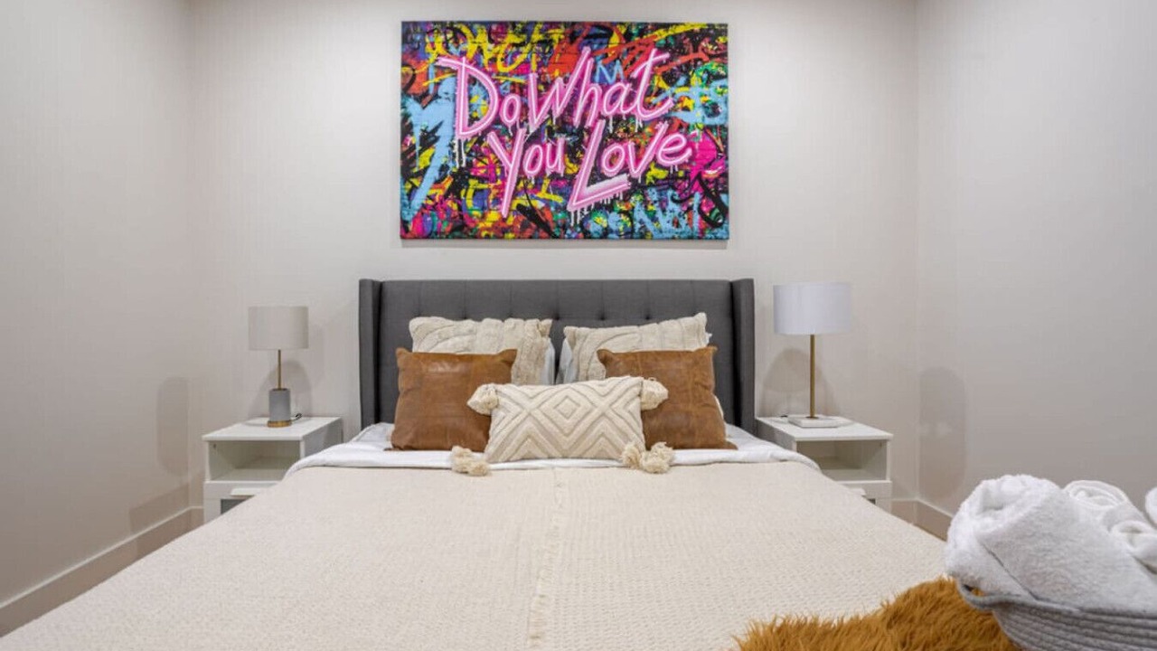 Photo of Bedroom in Cote-Des-Neiges—Notre-Dame-De-Grace