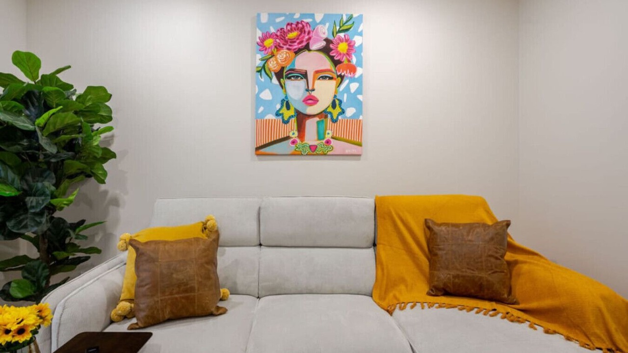 Photo of Livingroom in Cote-Des-Neiges—Notre-Dame-De-Grace