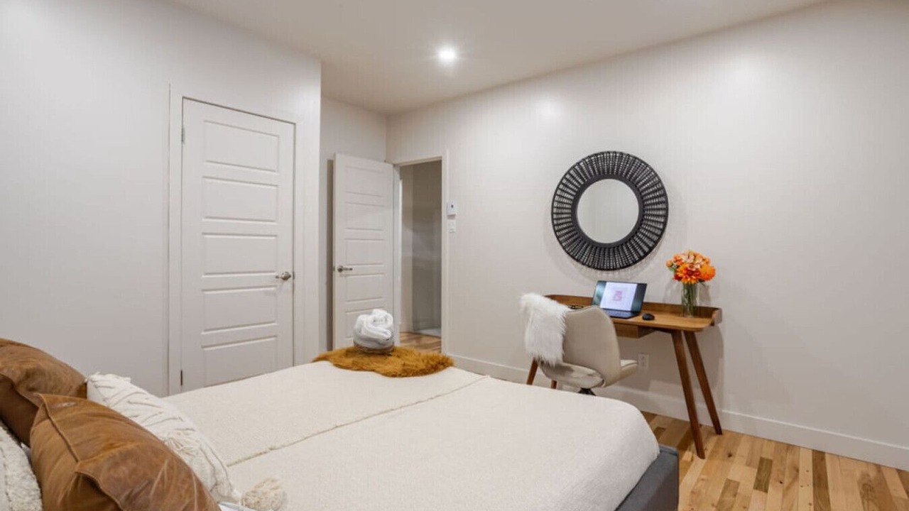 Photo of Bedroom in Cote-Des-Neiges—Notre-Dame-De-Grace