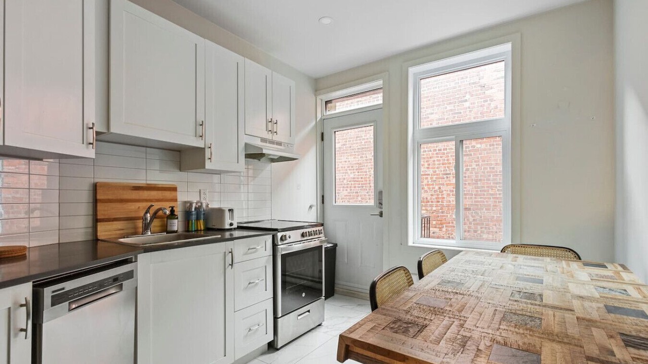 Photo of Kitchen in Cote-Des-Neiges—Notre-Dame-De-Grace