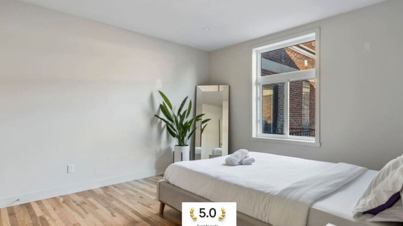 Photo of Bedroom in Cote-Des-Neiges—Notre-Dame-De-Grace