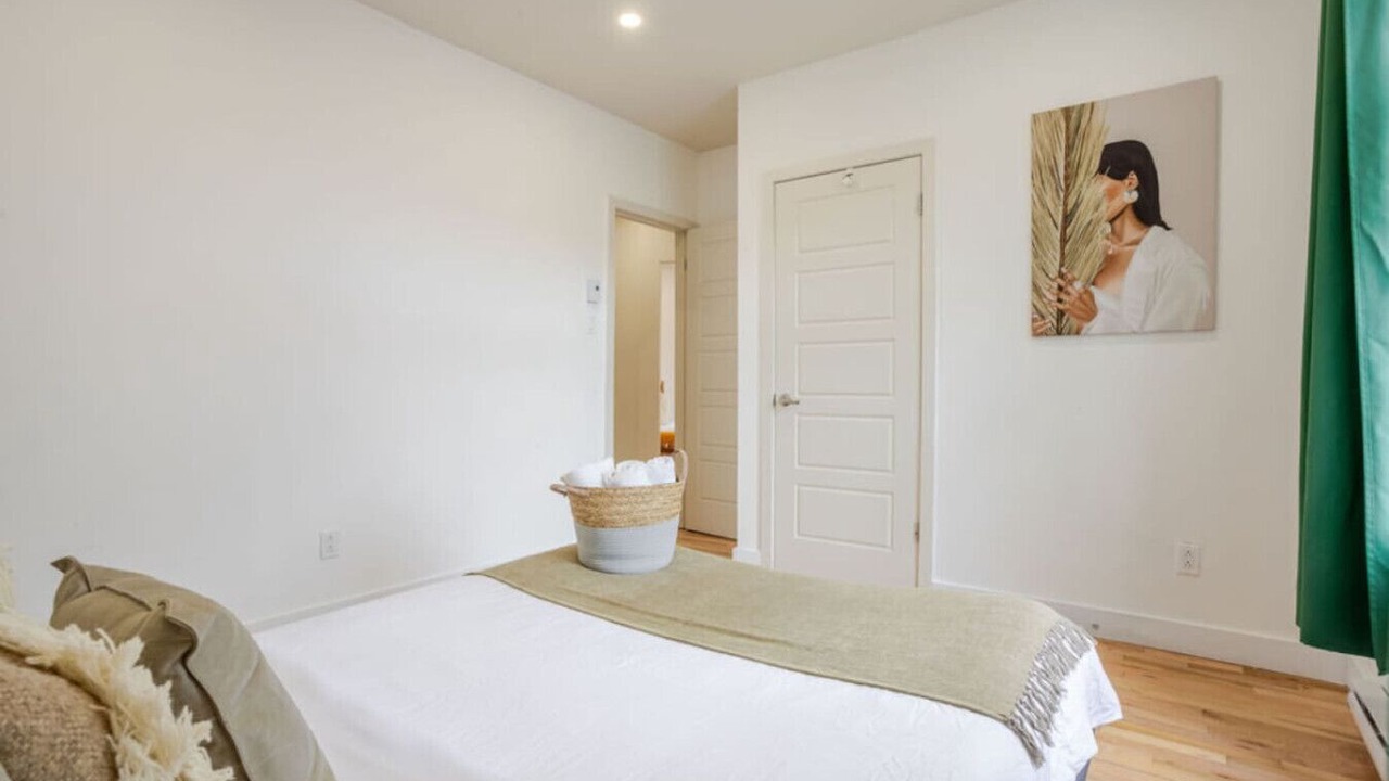 Photo of Bedroom in Cote-Des-Neiges—Notre-Dame-De-Grace