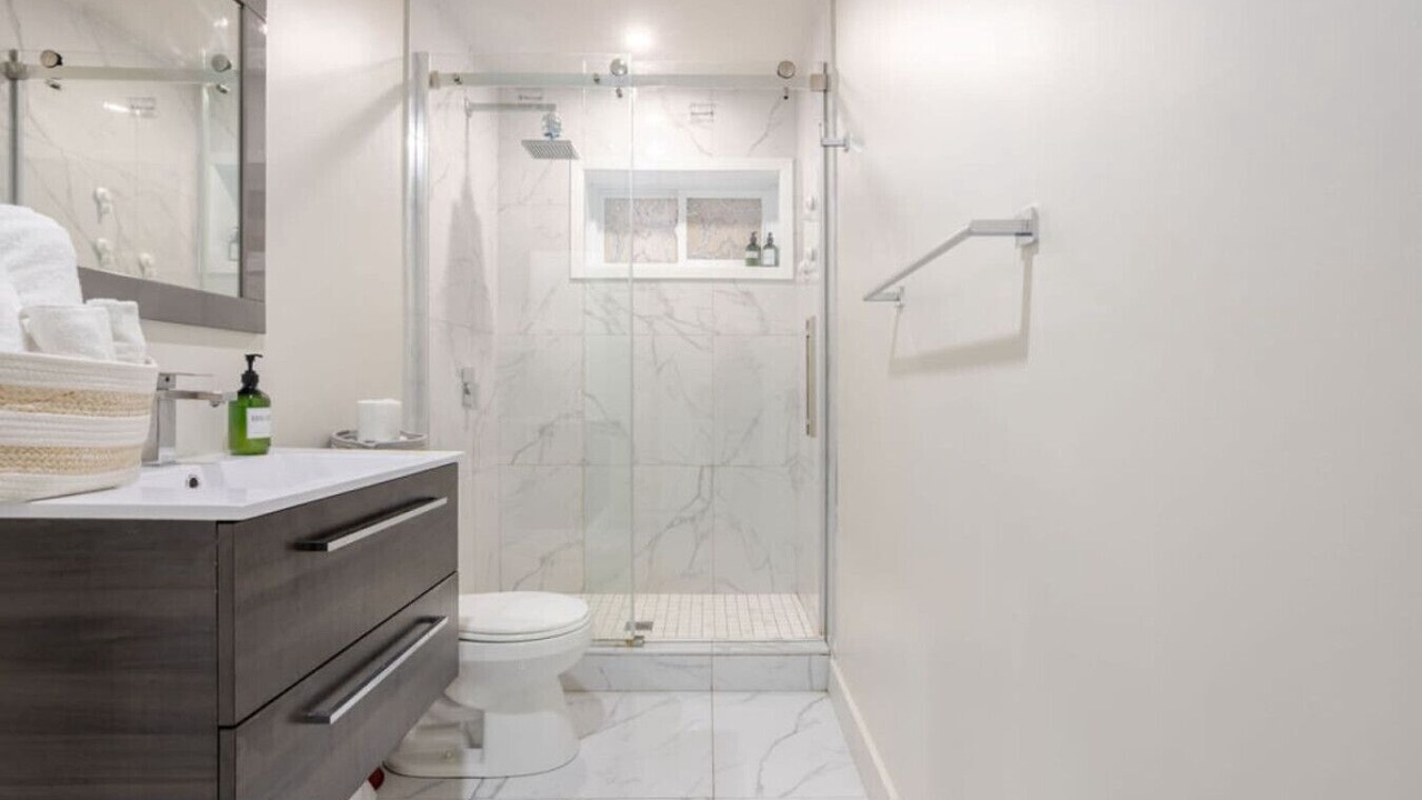Photo of Bathroom in Cote-Des-Neiges—Notre-Dame-De-Grace