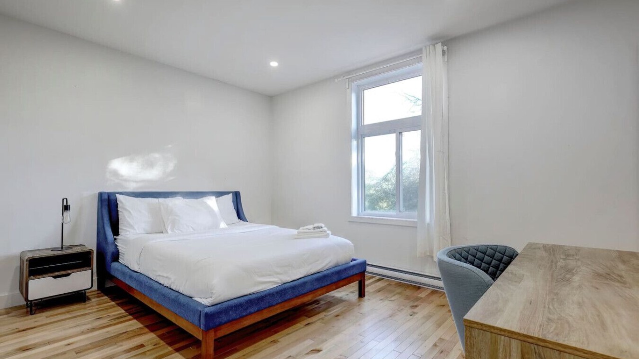 Photo of Bedroom in Cote-Des-Neiges—Notre-Dame-De-Grace