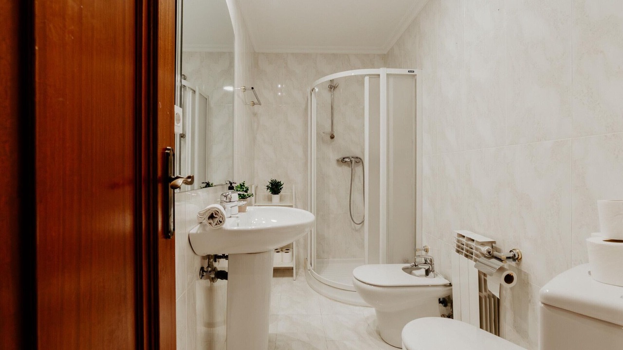 Photo of Bathroom in Logrono City Centre