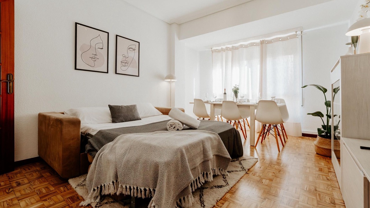 Photo of Bedroom in Logrono City Centre