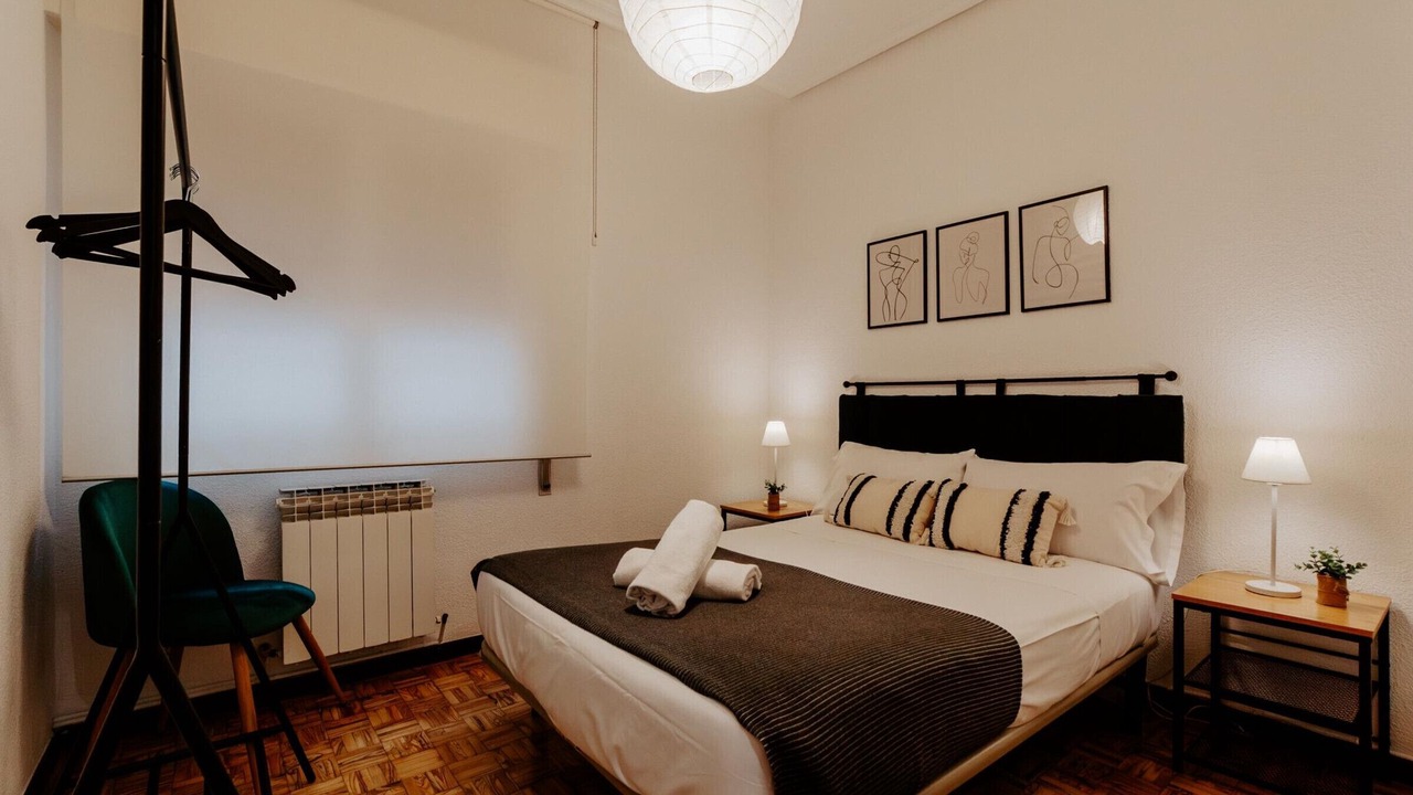 Photo of Bedroom in Logrono City Centre