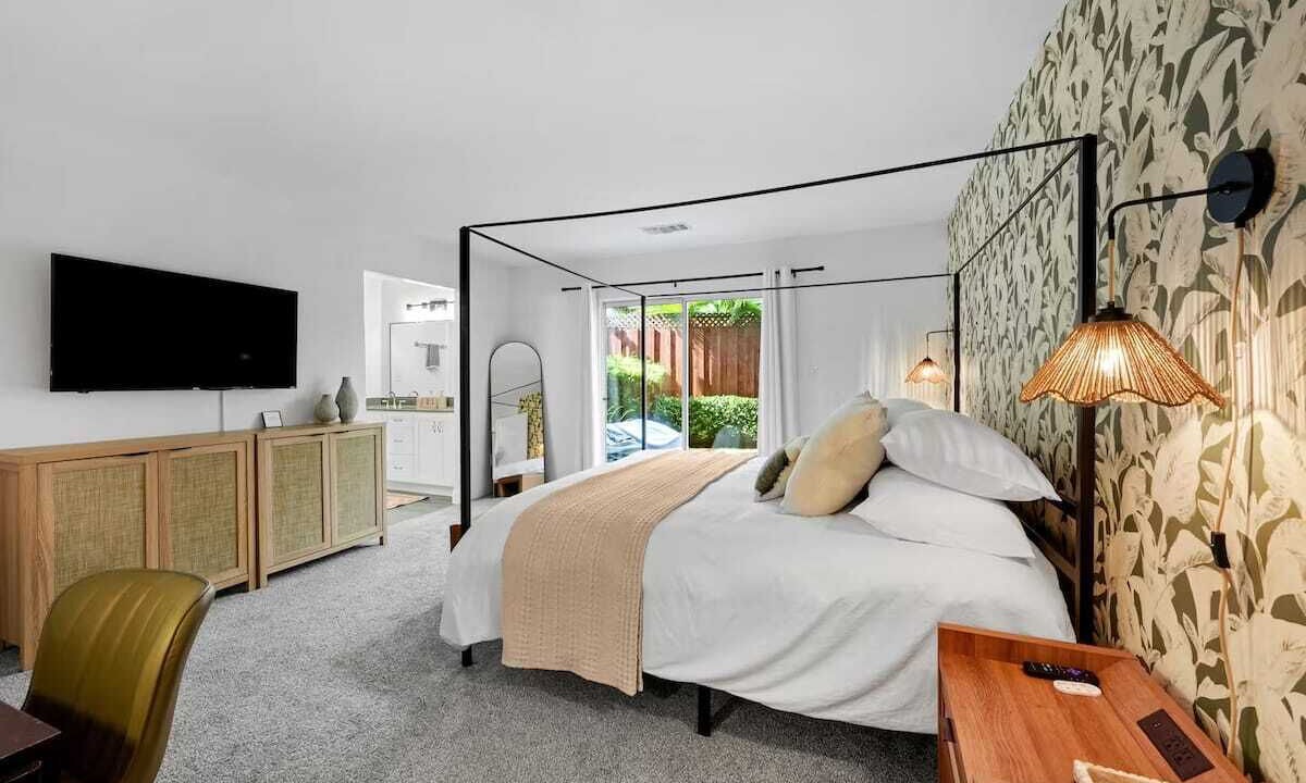 Photo of Bedroom in Leucadia