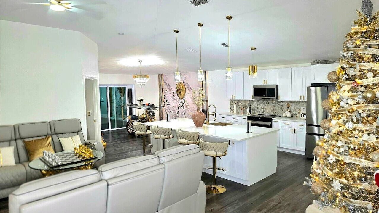 Photo of Livingroom in Land O' Lakes