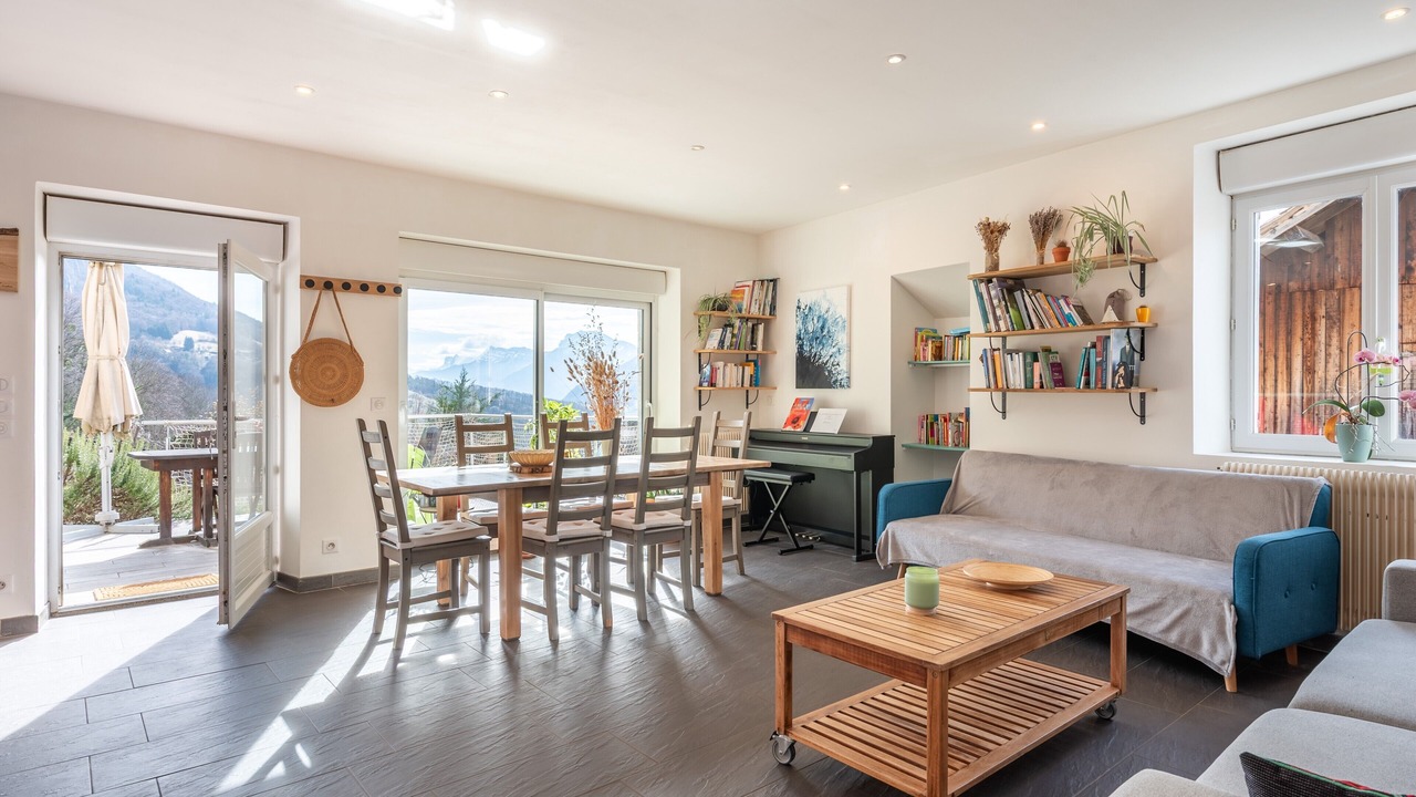 Photo of Livingroom in Quaix-en-Chartreuse