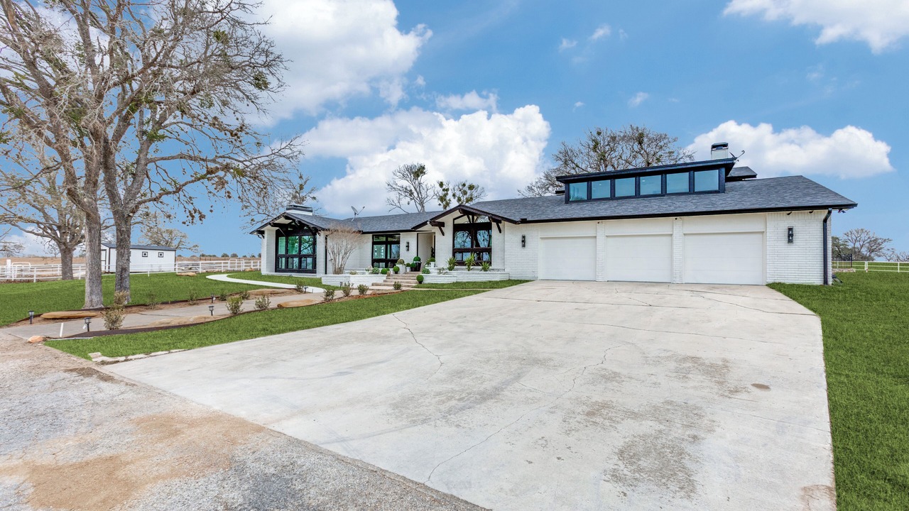 Photo of Outdoor in Lockhart
