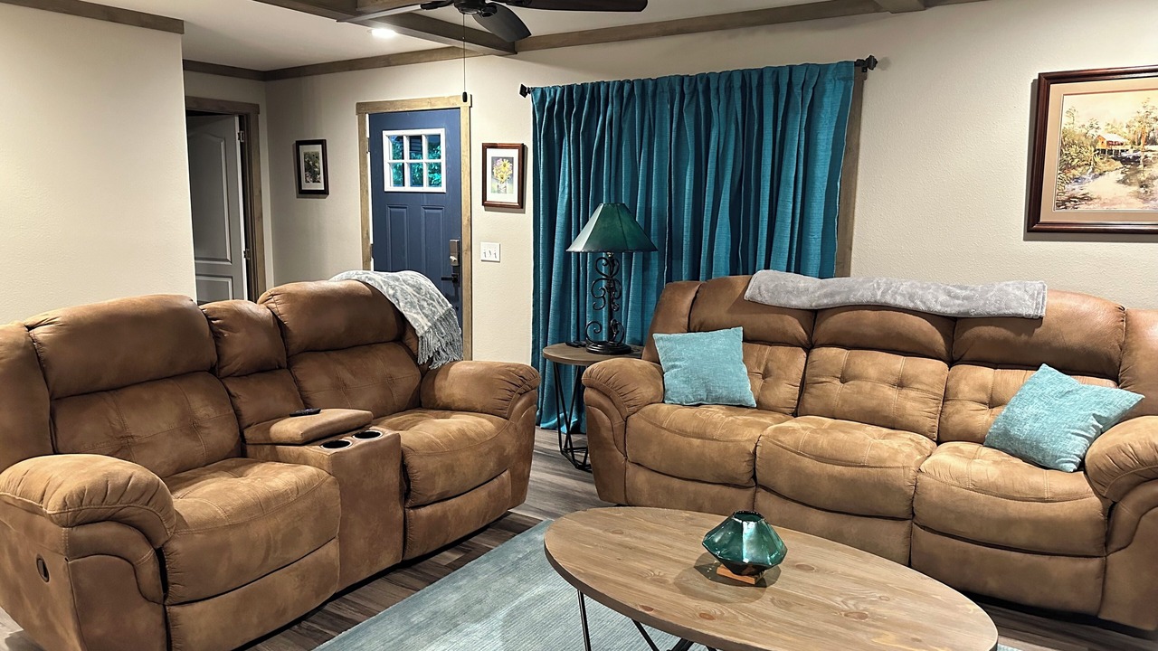 Photo of Livingroom in Leesville