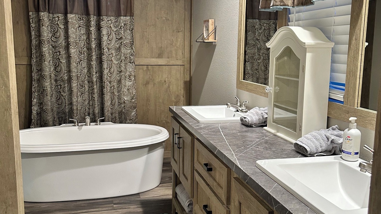 Photo of Bathroom in Leesville