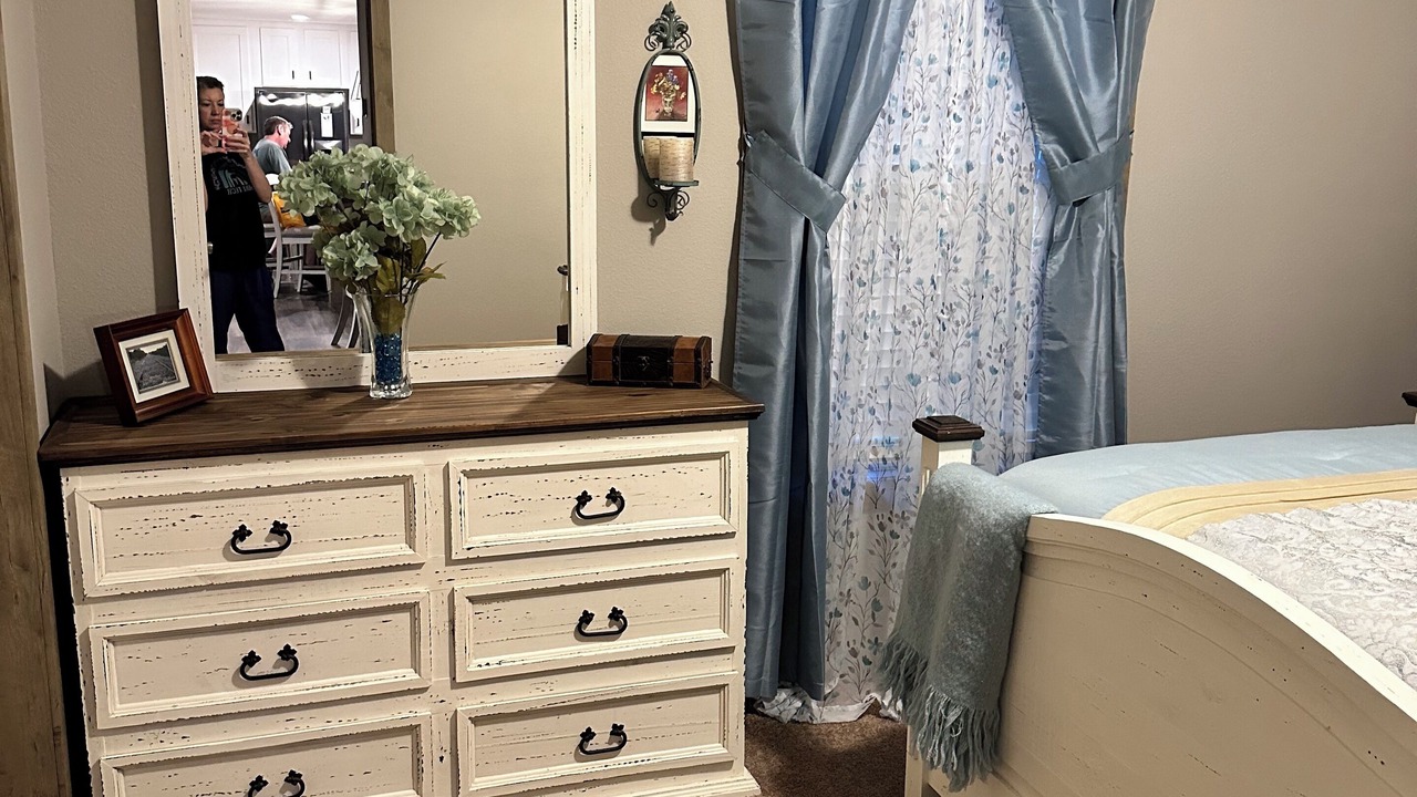 Photo of Bedroom in Leesville