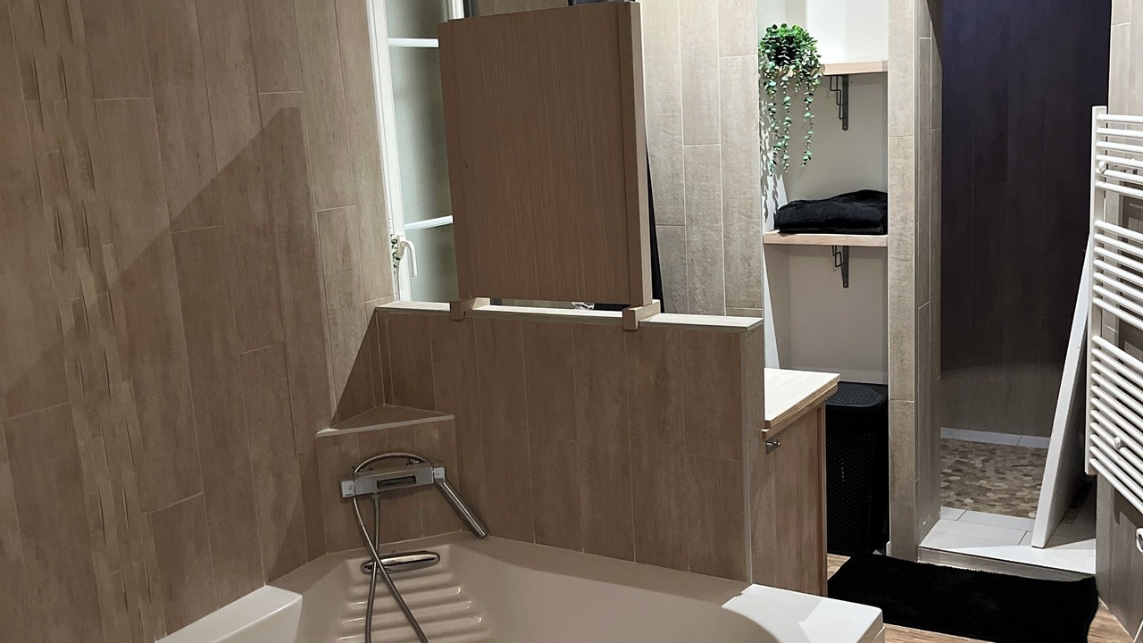 Photo of Bathroom in Monsireigne