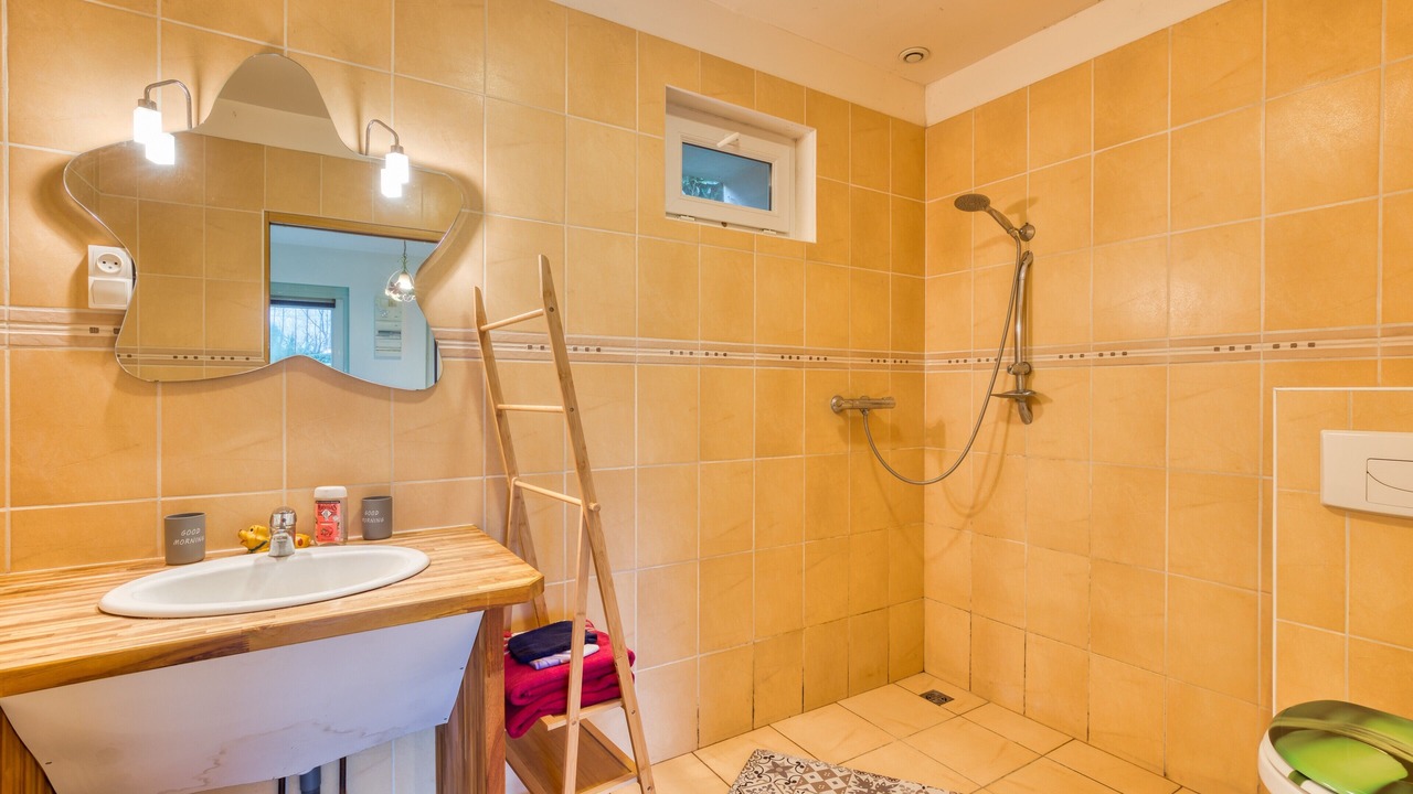 Photo of Bathroom in Saint-Leonard