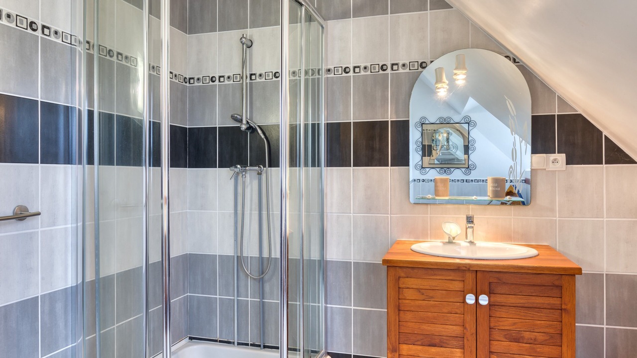 Photo of Bathroom in Saint-Leonard