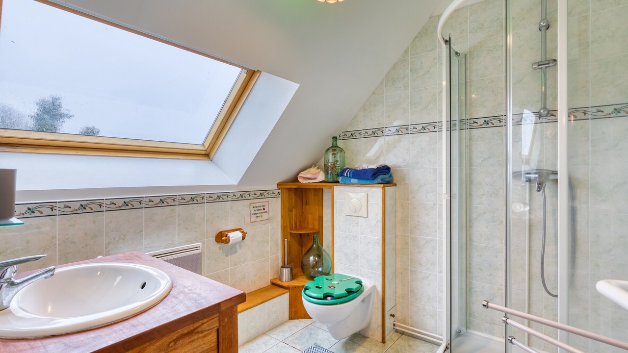Photo of Bathroom in Saint-Leonard