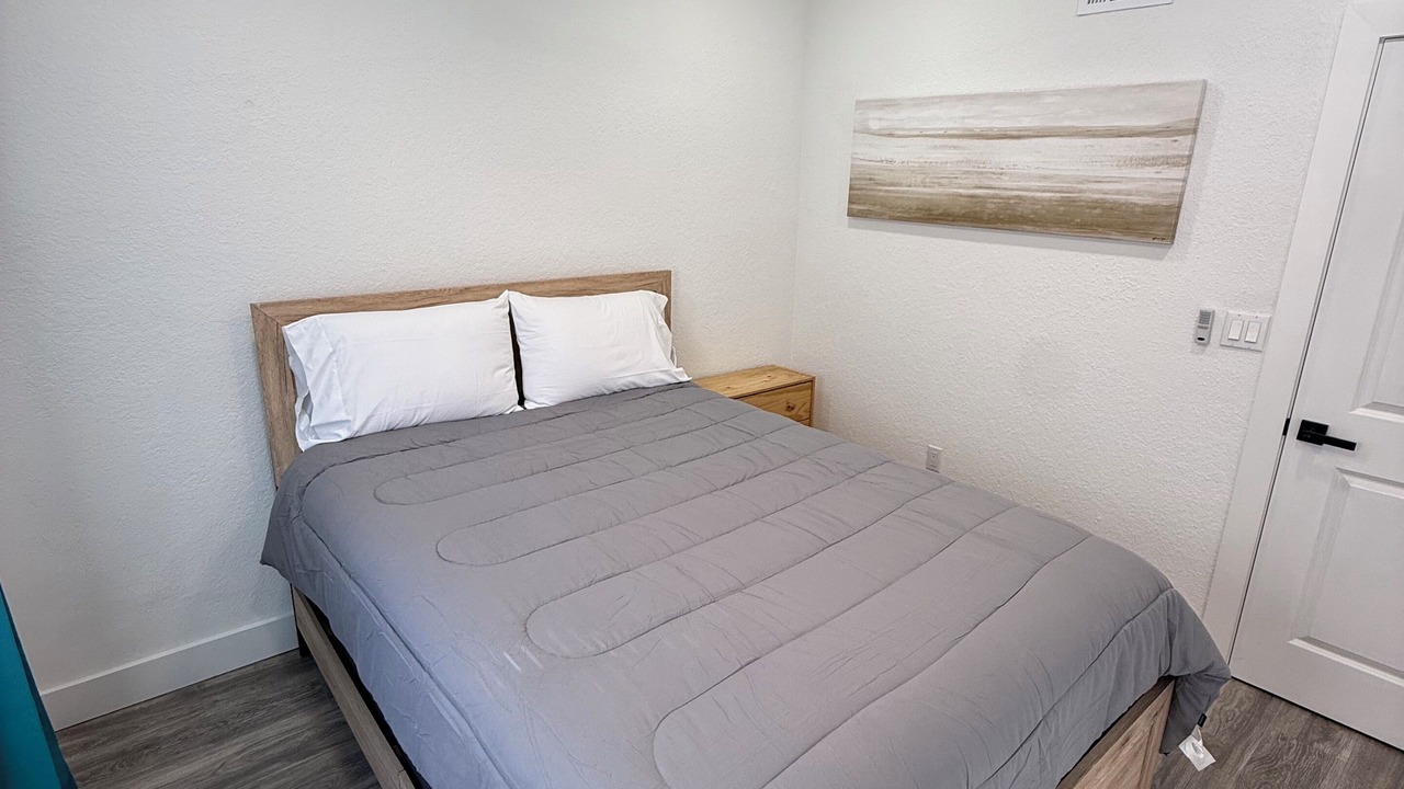 Photo of Bedroom in Edgewater