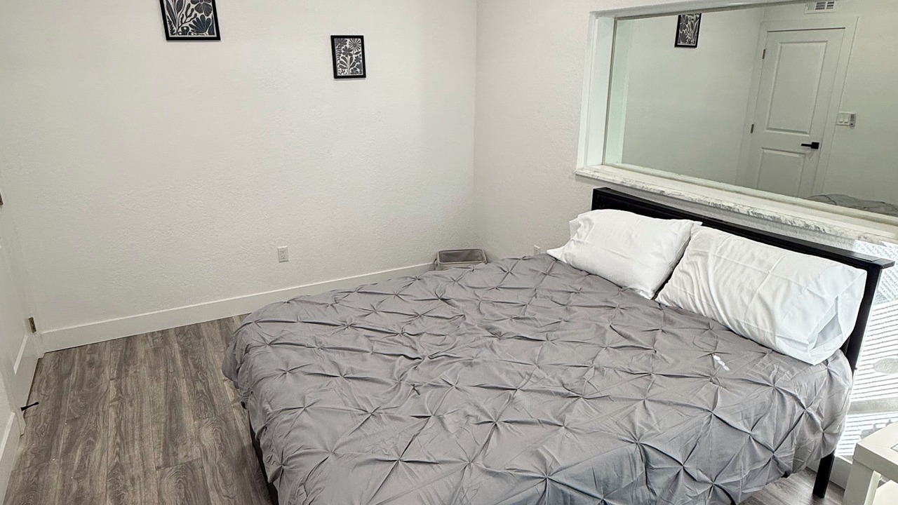 Photo of Bedroom in Edgewater