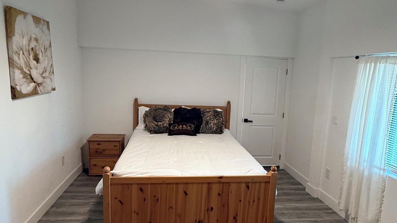 Photo of Bedroom in Edgewater