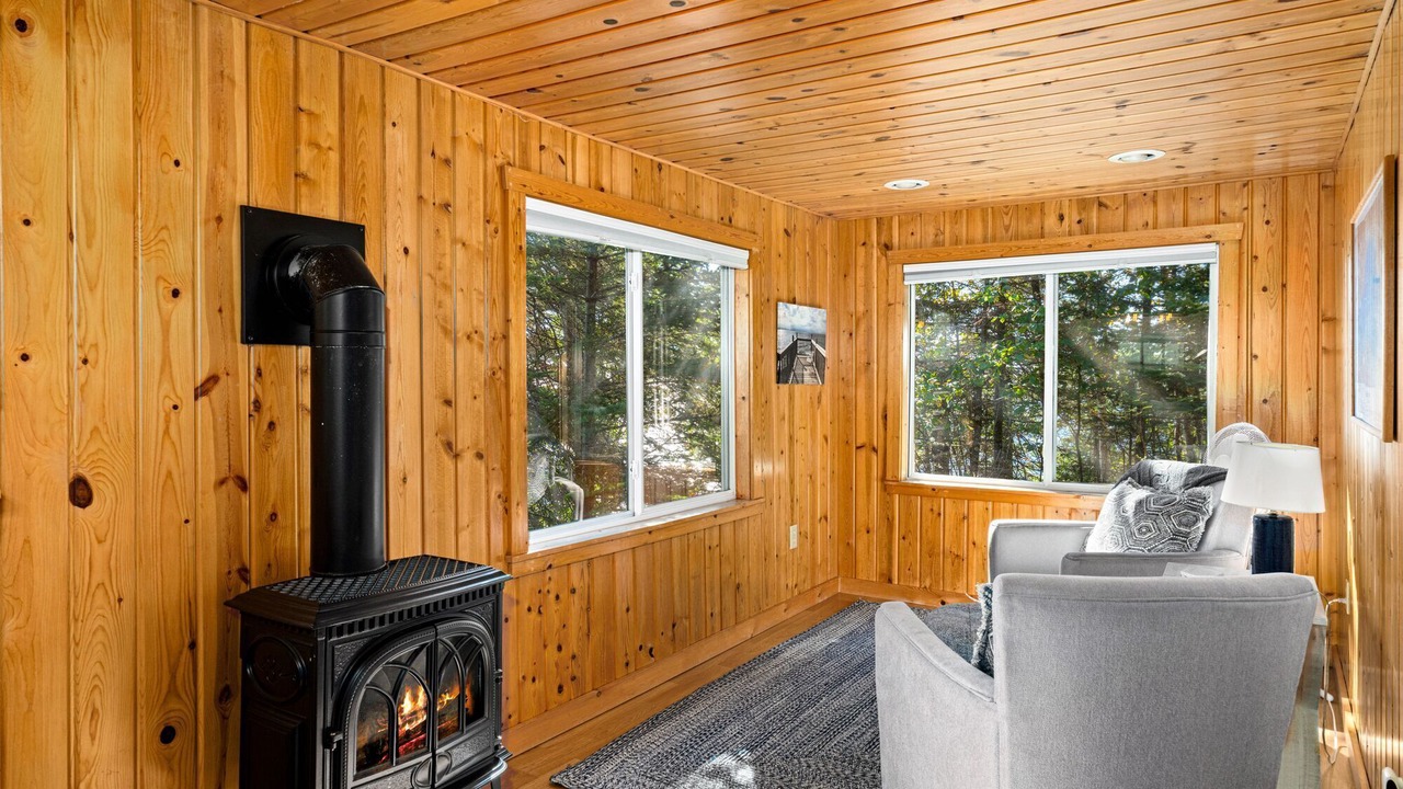 Photo of Livingroom in Two Harbors