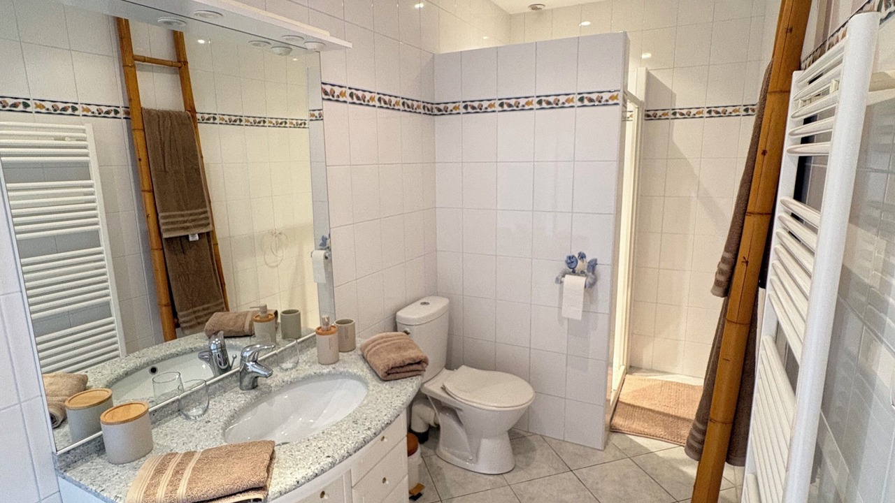 Photo of Bathroom in Montignac-Toupinerie