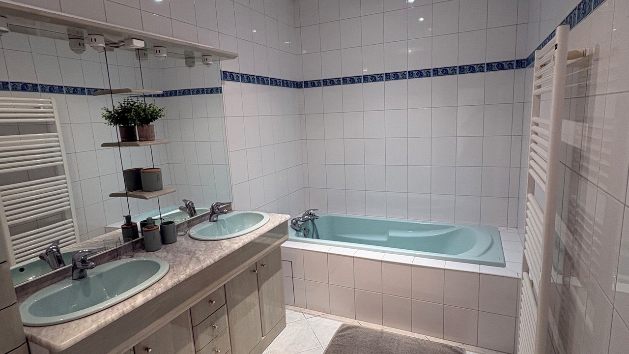 Photo of Bathroom in Montignac-Toupinerie