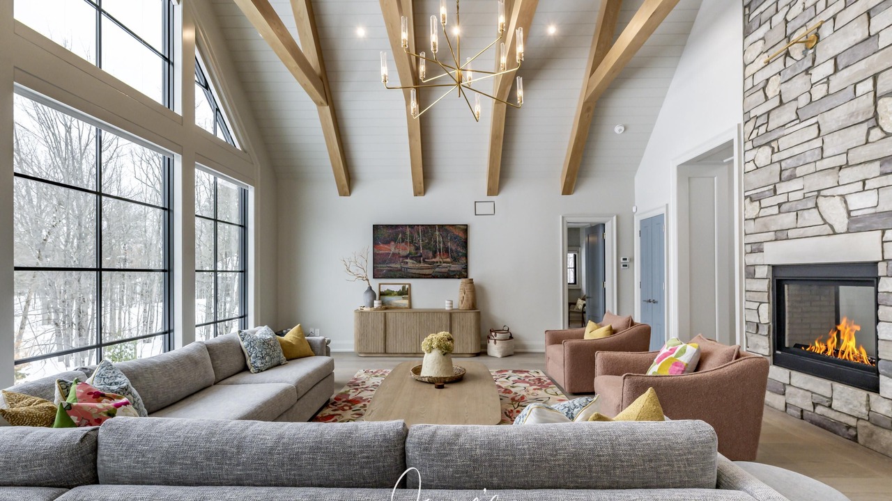 Photo of Livingroom in Gravenhurst