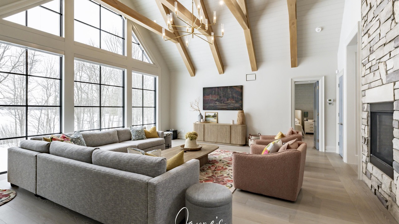 Photo of Livingroom in Gravenhurst