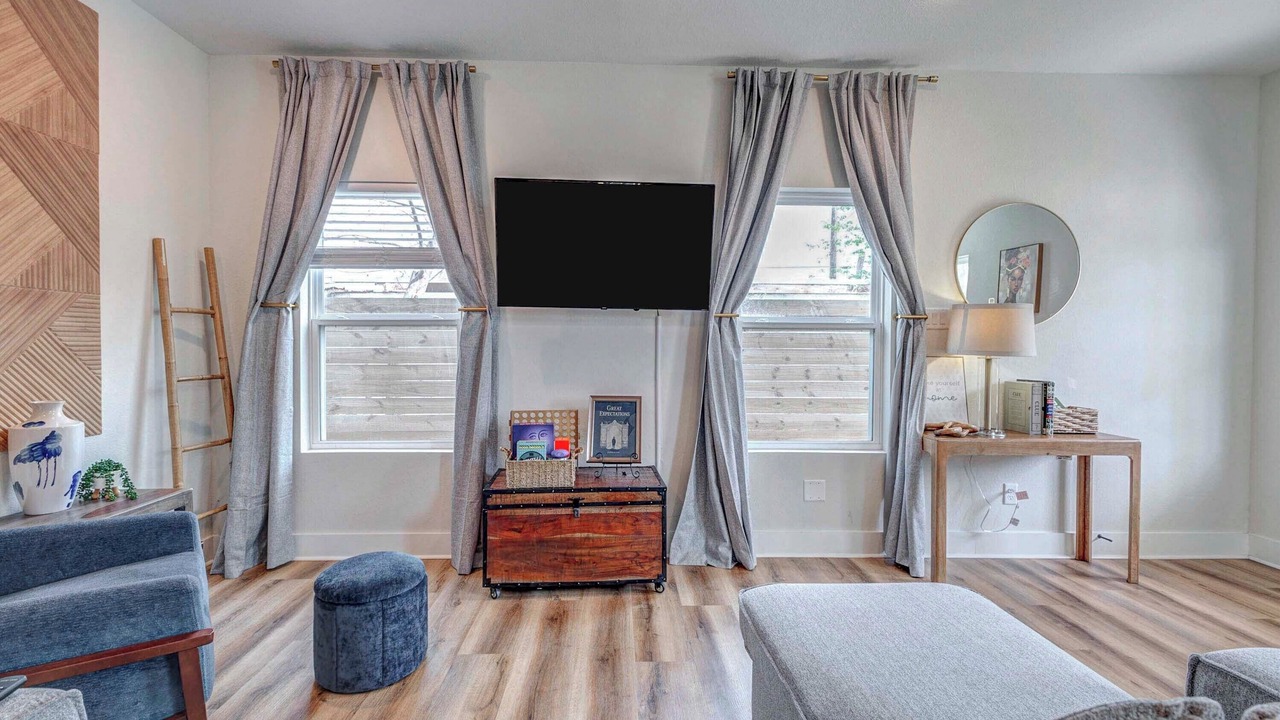 Photo of Livingroom in Northside