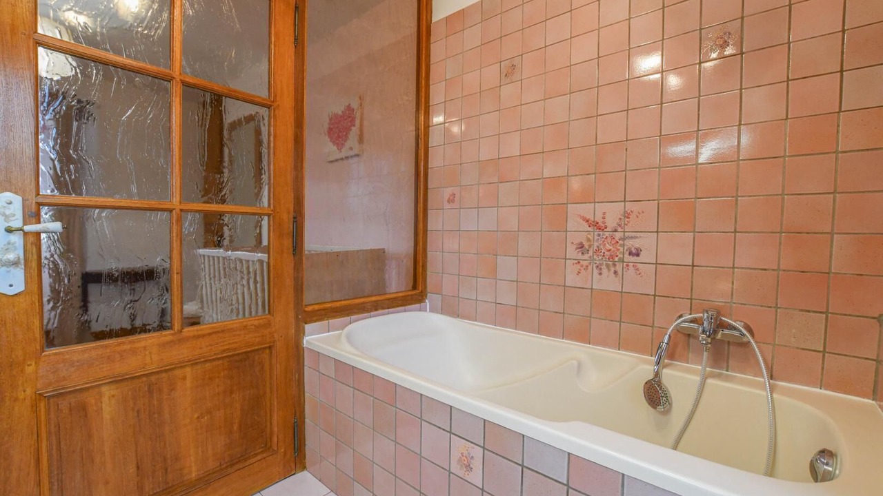 Photo of Bathroom in Rouvres-les-Vignes