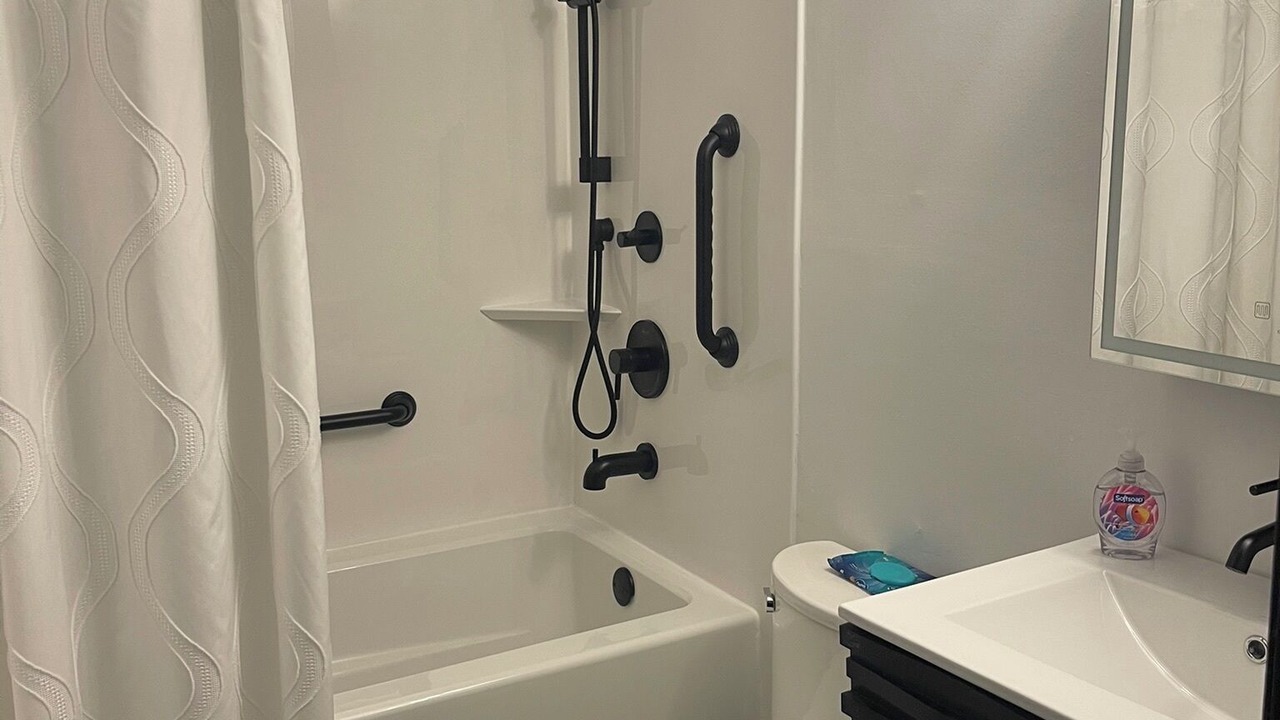 Photo of Bathroom in North Druid Hills