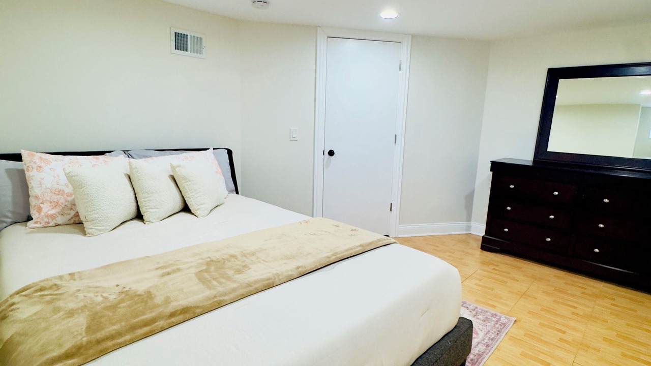 Photo of Bedroom in Lincolnwood