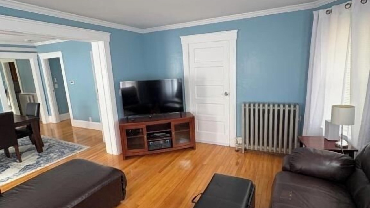 Photo of Livingroom in Lowell