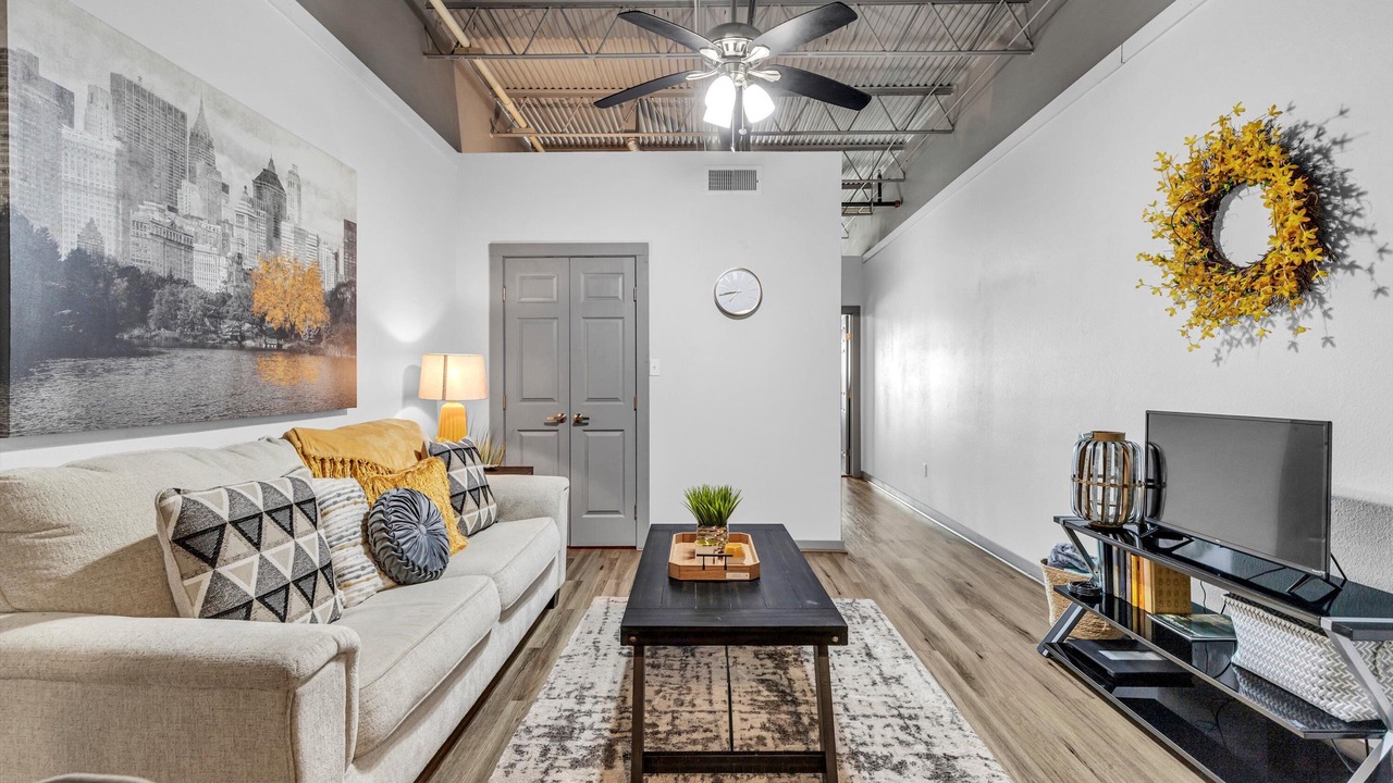 Photo of Livingroom in Baytown