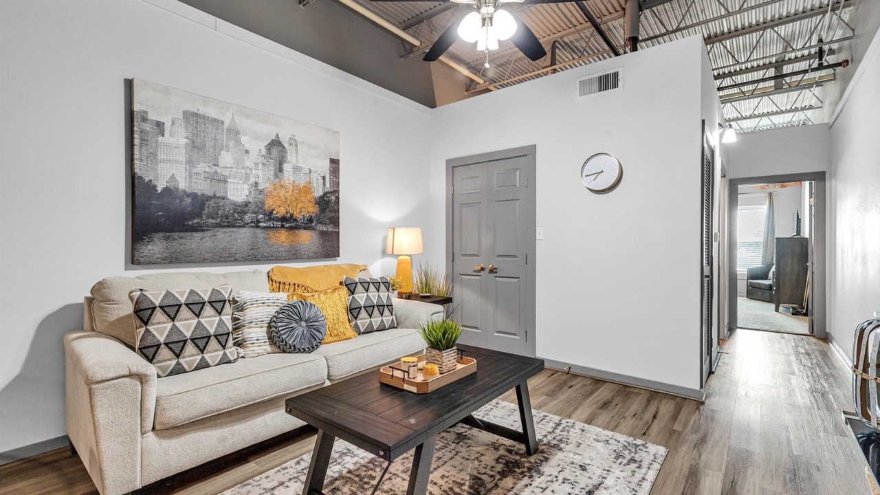 Photo of Livingroom in Baytown