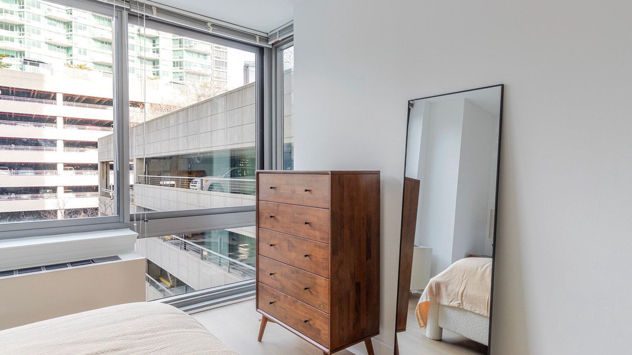 Photo of Bedroom in Hunters Point