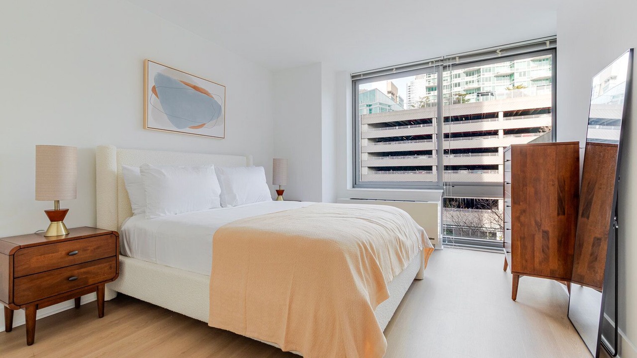 Photo of Bedroom in Hunters Point