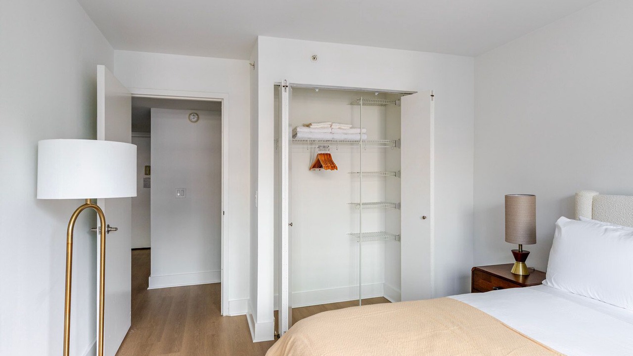 Photo of Bedroom in Hunters Point