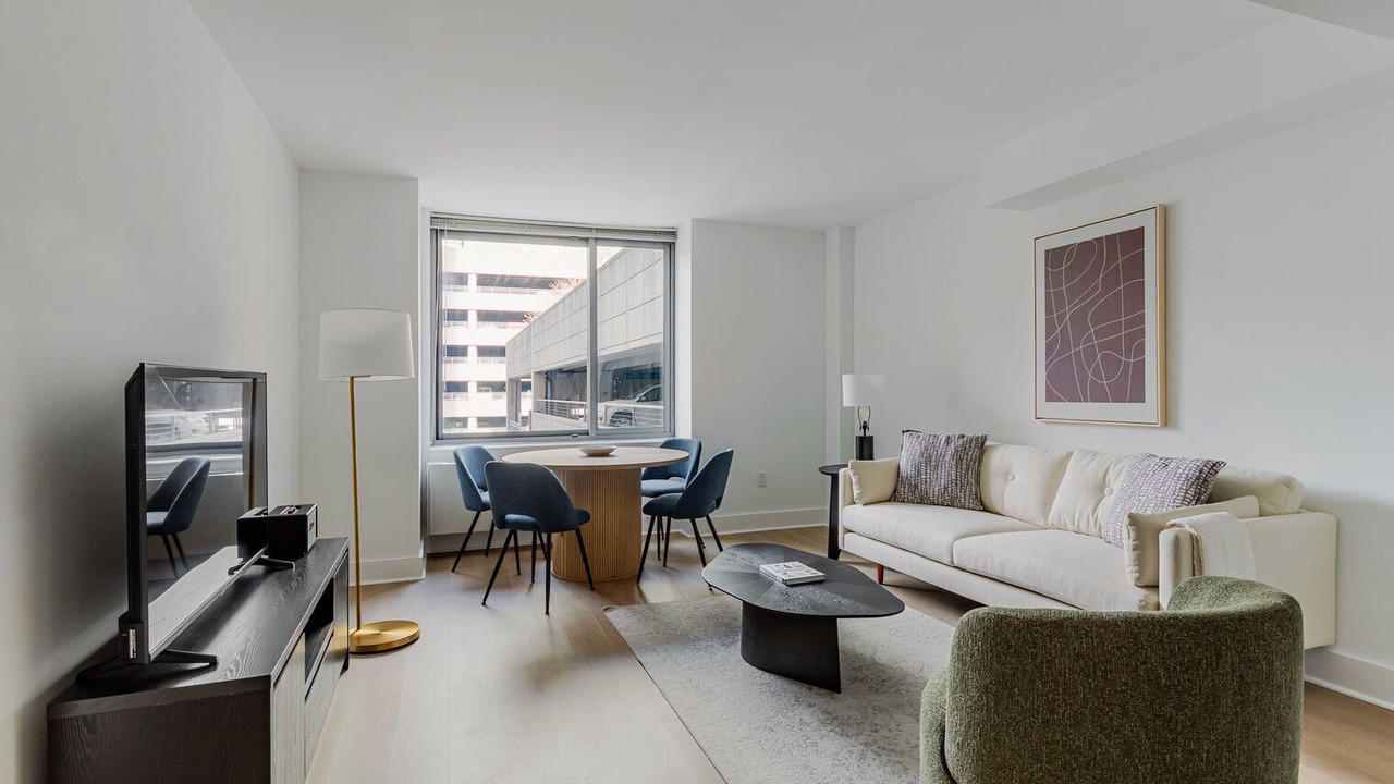Photo of Livingroom in Hunters Point