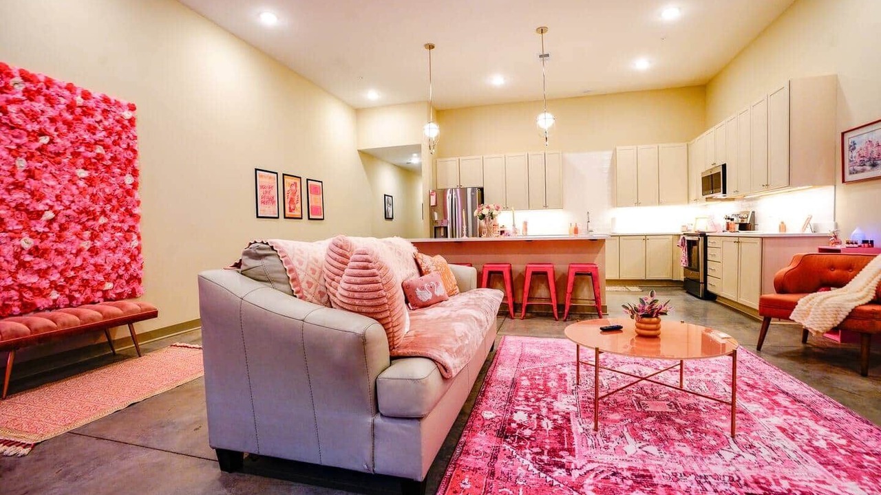 Photo of Livingroom in East Lawrence