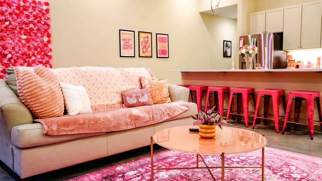 Photo of Livingroom in East Lawrence